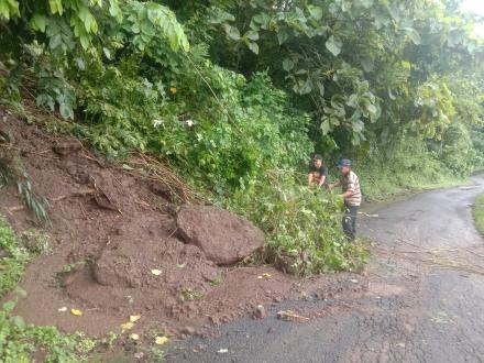Hujan Deras mengakibatkan Longsor di Desa Ularan